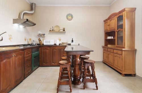 Galdar House | Vacation Home "Posada sobre Las Nubes" with Sea View, Private Terrace & Wi-Fi