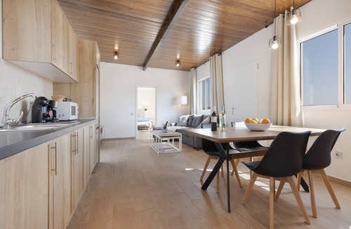 Tuineje House | Vacation Home 'Rincón Del Olivar' with Sea View, Wi-Fi and Air Conditioning