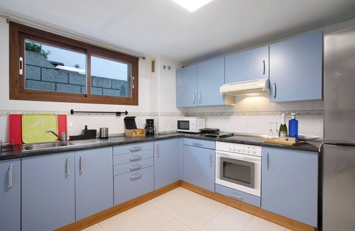 Candelaria House | Vacation Home 'Vista Horizonte' with Sea View, Private Pool and Wi-Fi
