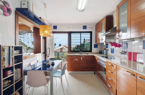 Barranco Hondo House | Vacation Home "Villa Palmeras, un Remanso de Paz" with Sea View, Private Pool & Wi-Fi