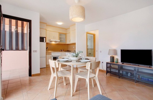 La Oliva House | Vacation Home "Villa Norteventura" with Mountain View, Shared Pool & Wi-Fi