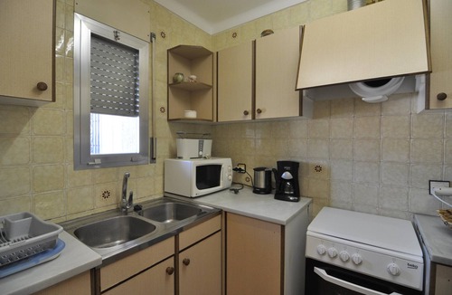 Almadraba-Canyelles Apartment | Vacation rental in Roses, Costa Brava: Cozy apartment 400 meters from the beach, capacity for 6 people and terrace.