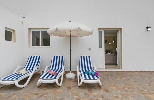 Fasnia Apartment | Vacation Studio 'La Bodega De Juan' with Mountain View, Private Terrace and Wi-Fi