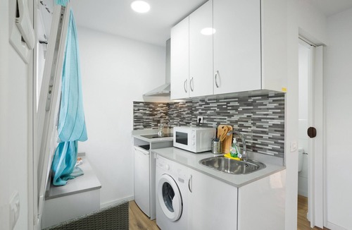 Playa de Arinaga Apartment | Vacation Studio 'Paula - 13' with Shared Pool, Shared Terrace and Wi-Fi