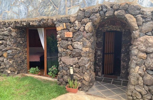La Mancha Villa | Vacation Villa 'Gardel - La Cueva' with Sea View, Shared Pool and Wi-Fi