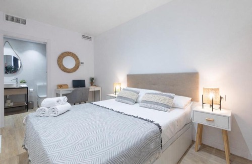 Aiora Apartment | Valencia Marina Apartment near Beach & City of Arts