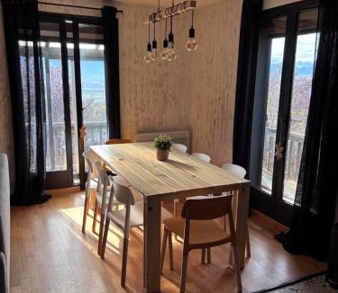 Enveitg House | Valley Balcony