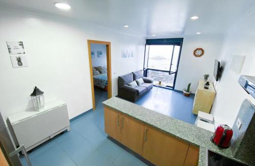 Santa Cruz de Tenerife Apartment | Ventana al roque apartamento con vistas al mar