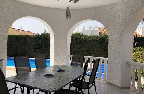 Los Alcazares House | Very beautiful villa with swimming pool and terraces, located 500m from the beach (8 people)