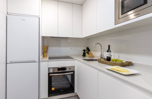 Moncloa - Arguelles Apartment | Vibrant 2-Bed Apartment for 4 in Madrid