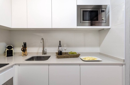 Moncloa - Arguelles Apartment | Vibrant 2-Bed Apartment for 4 in Madrid
