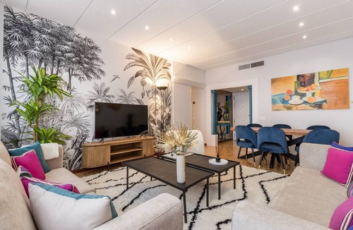 Moncloa - Arguelles Apartment | Vibrant 2-Bed Apartment for 4 in Madrid