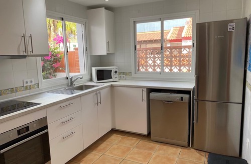 Corralejo Villa | Villa 10min to Beach/Town, Private Heated Pool, 300Mb Wi-fi, A/C extra.