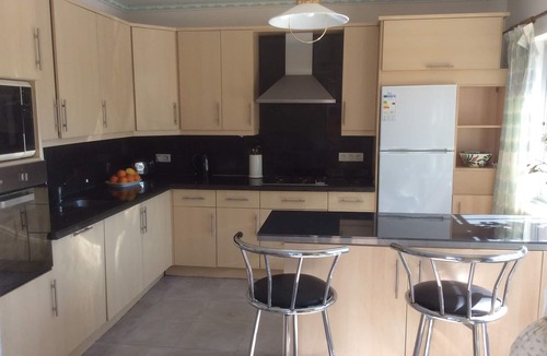 Mijas Villa | Villa 4 bed/bath with free heated pool ,WiFi and TV Car not essential