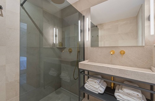 Ses Rotgetes de Canet House | Villa #6- Life in middle of a vineyard, with a 600 Mb WIFI. Made for Nomads.