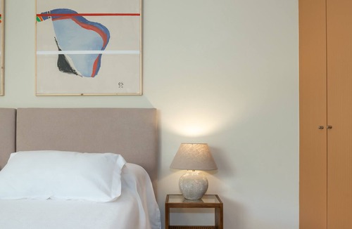 Esporles House | Villa #7- Life in middle of a vineyard, with a 600 Mb WIFI. Made for Nomads.