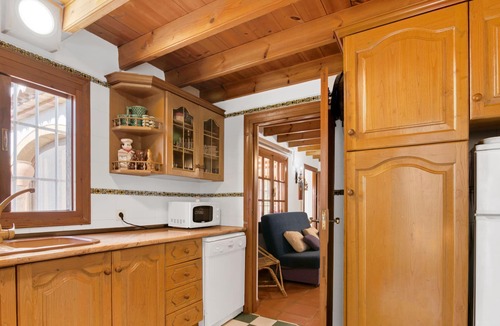 Ermita Villa | Villa 'Anna' with Mountain View, Wi-Fi and Air Conditioning