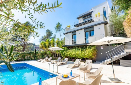 Olivella Villa | Villa Avanti - Four Bedroom Villa, Sleeps 9