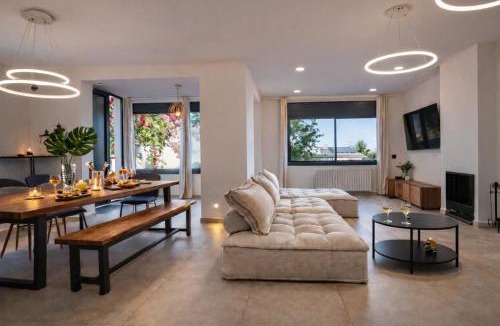 Olivella Villa | Villa Avril Villa con piscina privada cerca de Sitges 7 dormitorios Ideal grupos