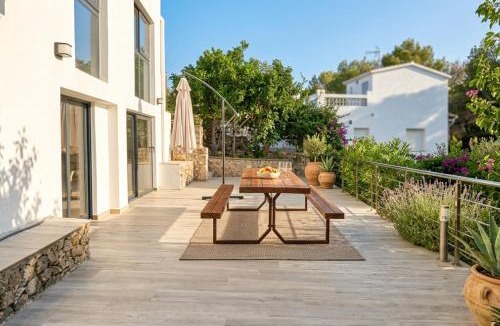 Olivella Villa | Villa Avril Villa con piscina privada cerca de Sitges 7 dormitorios Ideal grupos