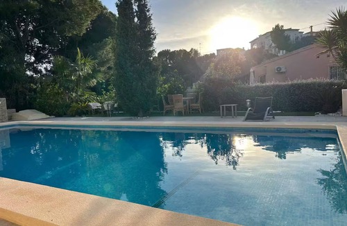 Coveta Fuma Villa | Villa Baraka, Charming little pink house
