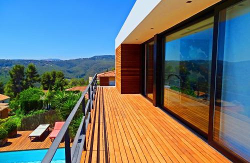 Fontpineda House | Villa Barcelona Infinity Pool Panoramic Views