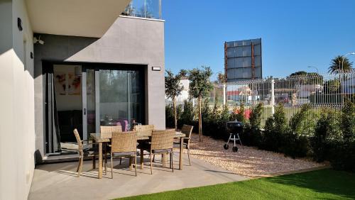 Santiago de la Ribera Villa | Villa Blanca, 6p, detached, private pool and parking