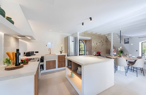 Pollensa Villa | Villa 'Can Mas Antigua' with Mountain View, Wi-Fi and Air Conditioning