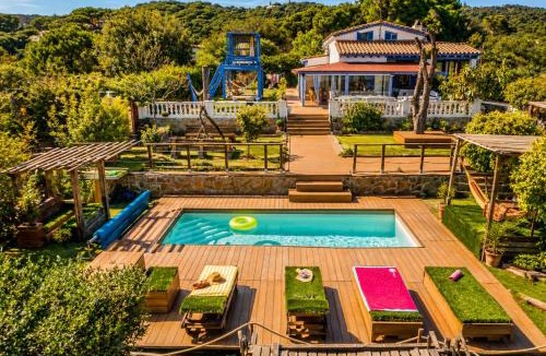 Arenys de Munt Villa | Villa Carrasca l Luxe l Vistas al Mar l Piscina Climatizada l Privacidad & Naturaleza