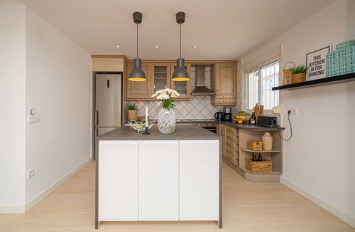 L'Alfas del Pi Villa | Villa "Casa Metro" with Pool, Garden, Balcony, A/C & Wi-Fi