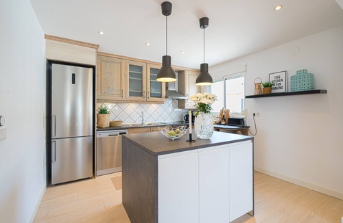 L'Alfas del Pi Villa | Villa "Casa Metro" with Pool, Garden, Balcony, A/C & Wi-Fi