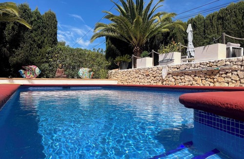 Pinar del Advocat Ski Chalet | VILLA CHIC | Private pool | close to town and beach (1,5 km. aprox.)