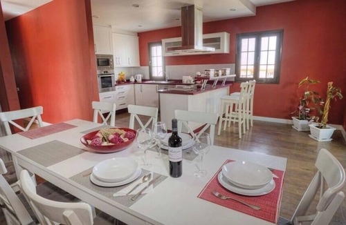Triquivijate Villa | "VILLA COBAS", PRIVATE POOL