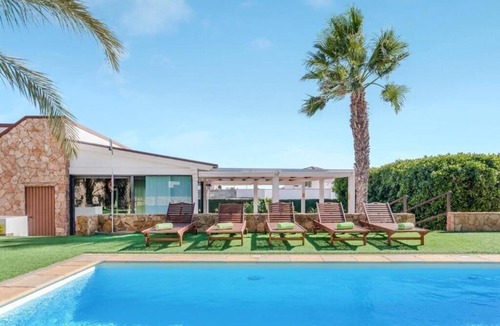 Triquivijate Villa | "VILLA COBAS", PRIVATE POOL