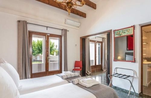 Port d'Addaia Villa | Villa con Piscina Olimpica y Acceso Directo al mar