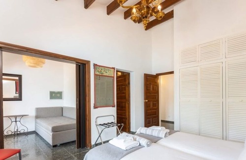 Port d'Addaia Villa | Villa con Piscina Olimpica y Acceso Directo al mar
