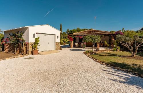 New Golden Mile Villa | Villa con piscina cerca de la playa