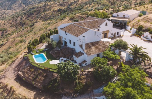Casabermeja House | Villa con Vistas Espectaculares en Malaga
