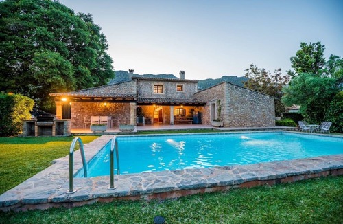 Pollensa Villa | Villa 'Cuixach' with Private Pool, Wi-Fi and Air Conditioning