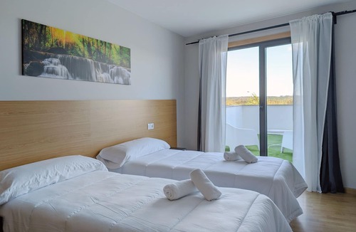 Arzua House | Villa de Arzua by gaiarooms