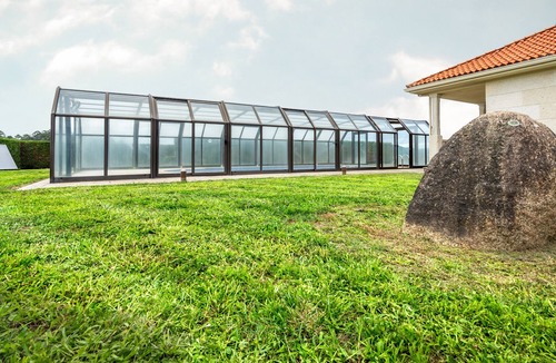 Meis House | Villa de lujo con piscina en las Rias Baixas