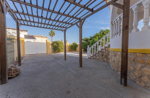 Gran Alacant Ski Chalet | Villa Dr.Alejandro Iglesias