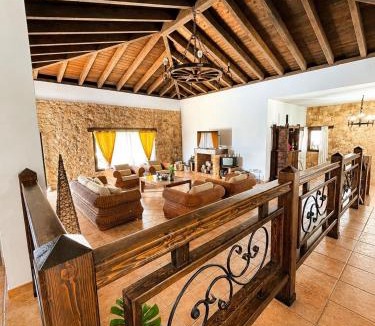 Pajara House | Villa El Valle - Piscina climatizada