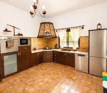 Pajara House | Villa El Valle - Piscina climatizada