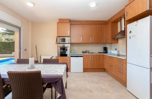 Calonge Villa | Villa "Elodia" with Garden, Terrace, Pool & Wi-Fi
