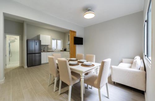 Las Palmas de Gran Canaria House | Villa Las Canteras Beachside