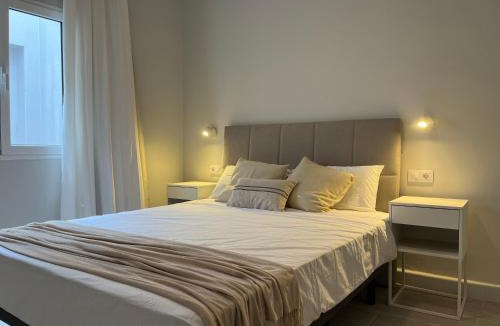 Las Palmas de Gran Canaria House | Villa Las Canteras Beachside
