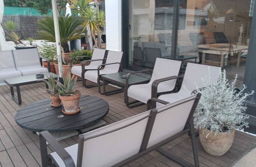 Canyelles Villa | Villa Franz Complete house, near Sitges, with swimming pool and guest house