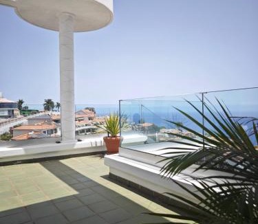 Radazul Bed & Breakfast | Villa Gonzalez Sea Views