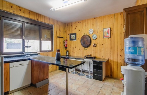 Villamuriel de Cerrato Villa | Villa in Villamuriel with Pool and Barbecue
